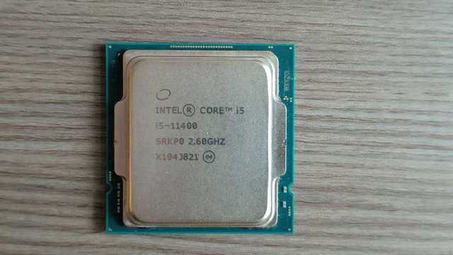 Intel 11 代 I5 11400 連原裝散熱器風扇