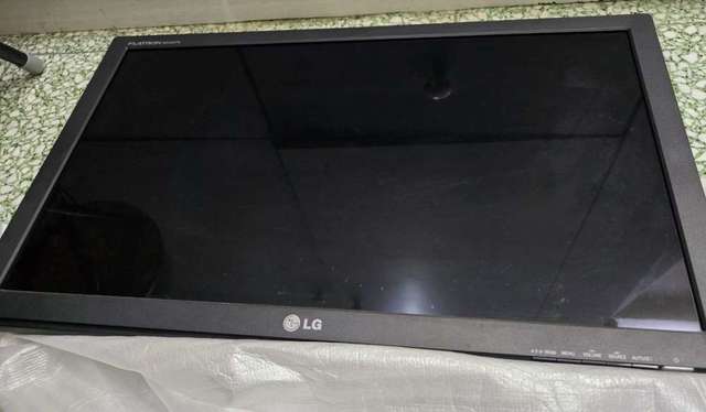 LG 樂金 24吋 顯示器 W2442PA