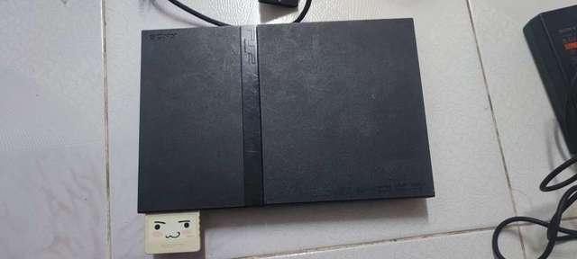 Sony PS2薄身遊戲機+1手掣+8MB記憶卡