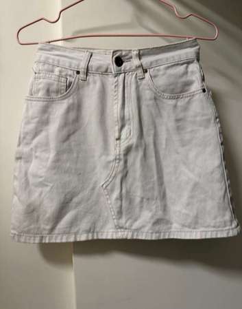短裙 Cotton on Size: EU32 BR34 US 0 Length: 37cm