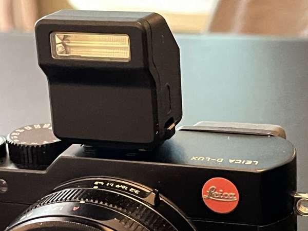 Leica D-Lux (109) & D-Lux 7 flash