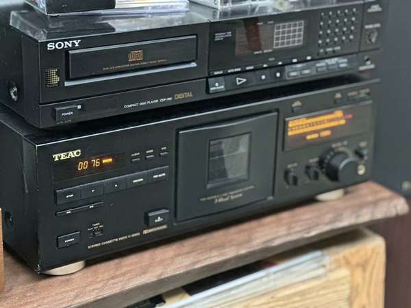 出售Teac 三磁頭cassette deck －部，型號v-3000，播放鲦音正常，靚聲，有意請pm我，謝謝