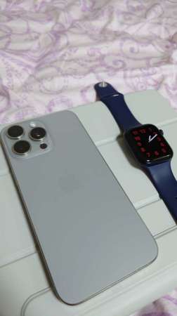 iPhone 15 Pro Max 256GB 原色鈦金屬 + Apple Watch Series 8 太空灰 45mm 藍牙 送Momax磁充尿袋