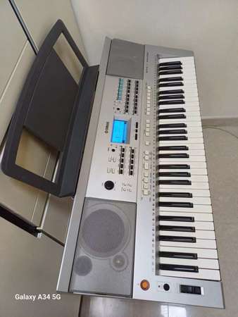 全新YAMAHA电子琴。61键  MODEL KB-290，有琴袋，蓄电池。