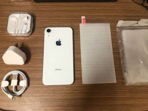 White - Full set 95%new iphone xr 64gb battery 100% one month warranty