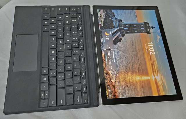Surface Pro6 i5 8g ram 256g SSD i5-8350U 12.3