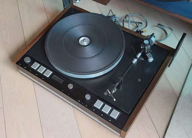 Thorens TD126 mkIII, 黑膠唱盤