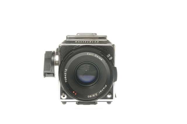 Hasselblad 503CW CF 80mm f/2.8 A12 Acute Matte 120 film camera