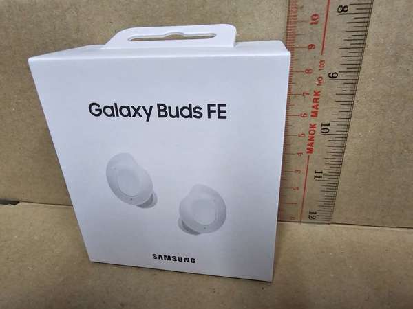 Samsung Galaxy Buds FE model: SM-R400NZWATGY Color : White