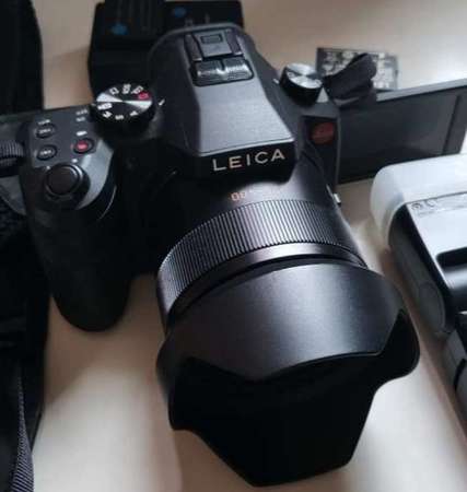 出$ 2000個兩位好有趣，好好玩。有盒Leica V lux 114 ，2原裝電 16X optical zoom 1 吋sensor