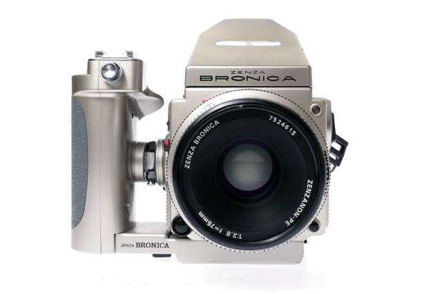 Zenza Bronica Etr Si Medium Format Film Camera with Zenzanon-PE 75mm f/2.8 Lens