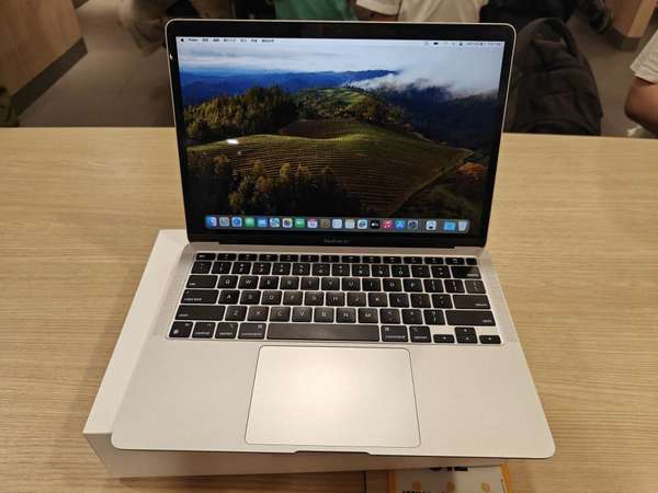 極新 MacBook air m1/8g/256g 連盒全套