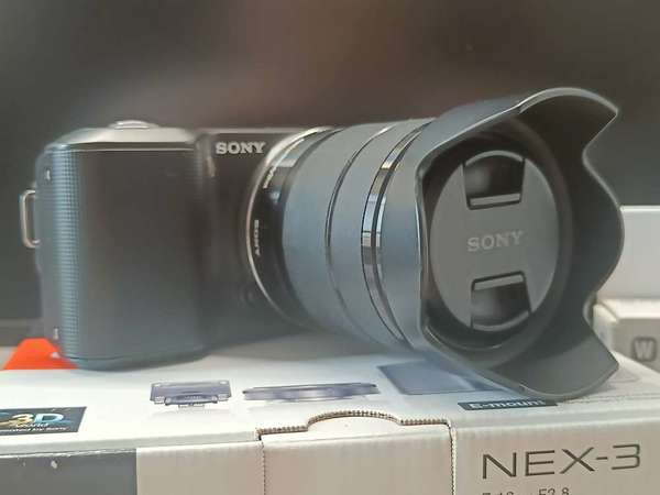 Sony Nex-3, 16mm F2.8, 18-55mm F3.5-5.6