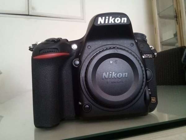 ( 近乎全新 ) Nikon  D750  單反機 - 全套有盒