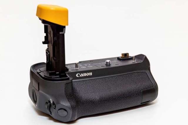 Canon BG-E22 (EOS R 專用), 行貨, 9成9新