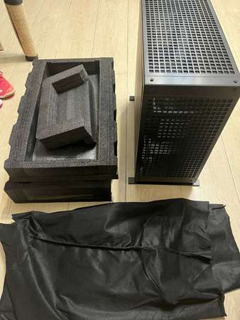 開箱品 abee Pixel One Black ATX case 電腦機箱