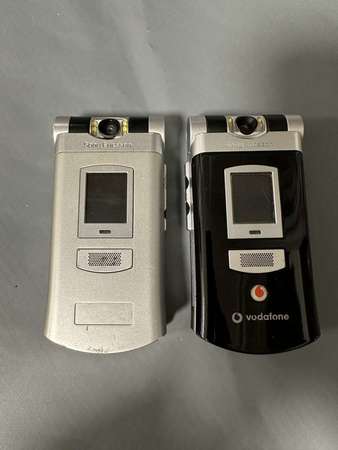 Sony Ericsson V800黑色、Z800i銀色