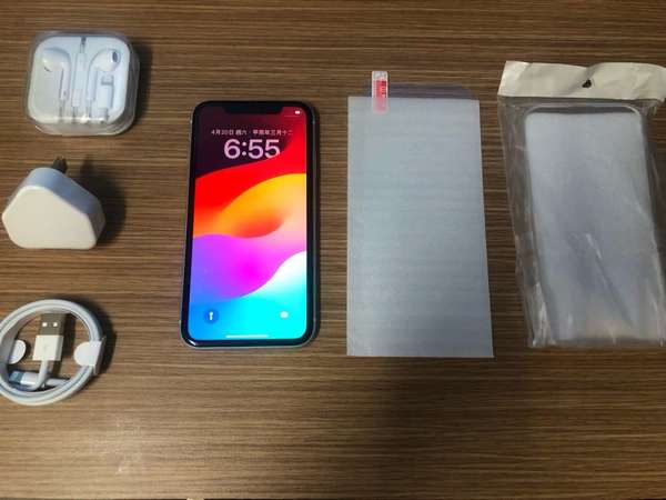 White - Full set 99%new iPhone XR 256gb battery 100% one month warr