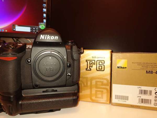 Nikon F6 with MB40  行過保