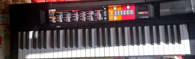 YAMAHA PSR-F51 Electronic Keyboard - Portable Beginners .Electronic Keyboard 電子琴