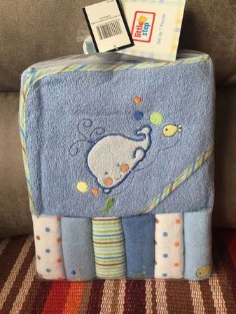Hooded Bath Towel WashCloths Gift Set for Newborns NEW 全新嬰兒毛巾套裝