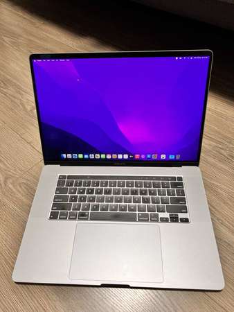 Macbook Pro 2019 16” (i7/512) 銀色