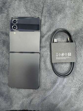 95%New Samsung Z Flip 4 5G 8+512GB 黑色 香港行貨 有配件 自用超值