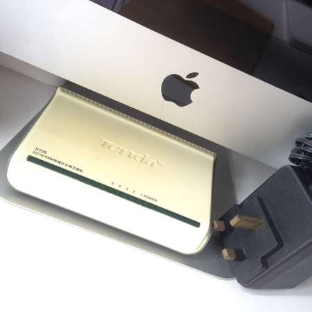 💻 TENDA 5-Port 10/100Mbps Switch S105 Plastic case Yellowing USED 5口 交換器 變黃 💻