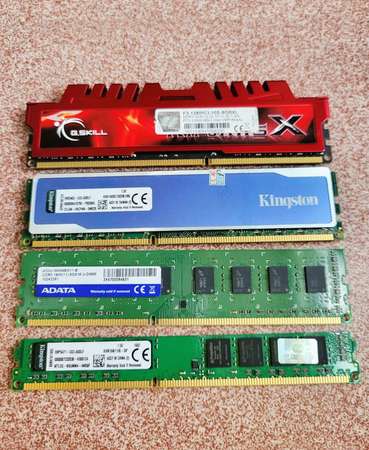 DDR3 4GB 1600兩條$50，DDR3 8GB 1600