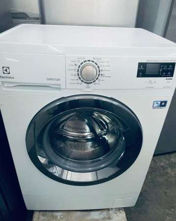 洗衣機 伊萊克斯 纖薄洗衣機 (7kg, 1200轉/分鐘) EWS1276CIU #二手電器 #最新款 包送貨安裝