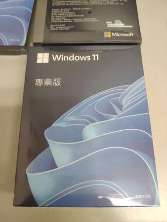 原裝正版Microsoft Windows 11 Pro 專業版彩盒裝 繁體中文版,買斷版綁定Microsoft帳號