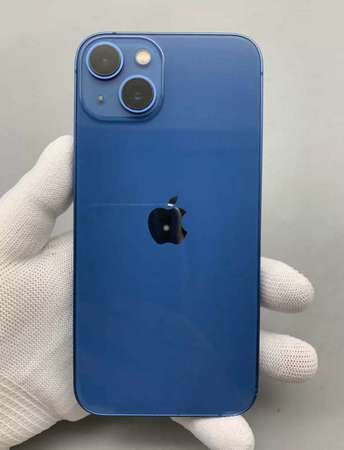 Apple iPhone 13 512G  6.1寸大螢幕，功能全部正常運作，電池效能90 %，電池良好，已貼貴價玻璃鋼化貼及保護套！