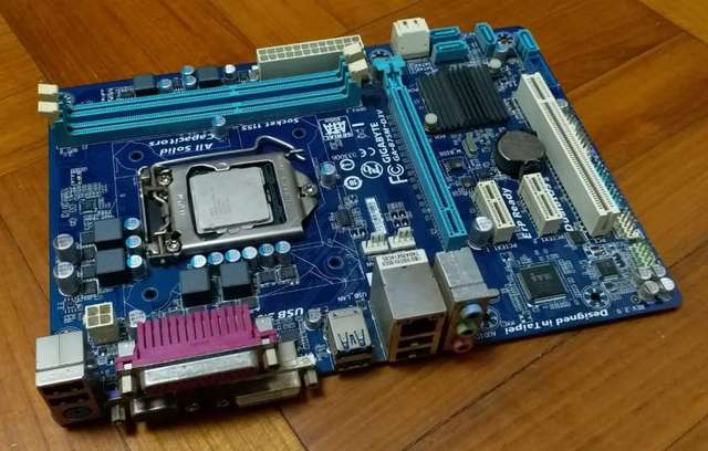 GIGABYTE GA-B75M-D3V LGA1155 主板 + Intel CPU G550
