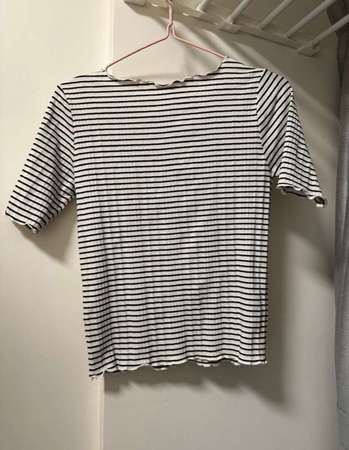 黑白間條tee shirt  Brand: VIS, Japn Flex tshirt Length: 52cm Waist: 72cm-94cm