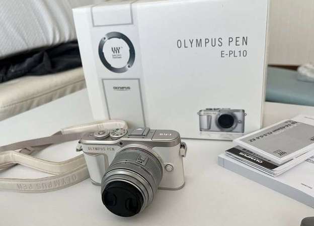 Olympus PEN E-PL10 （白色）14-42mm EZ (連40-150mm R雙鏡頭）