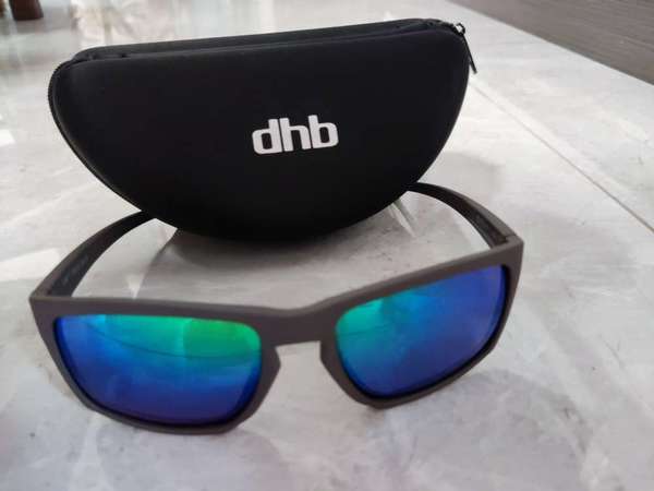 Dhb太陽眼鏡一副