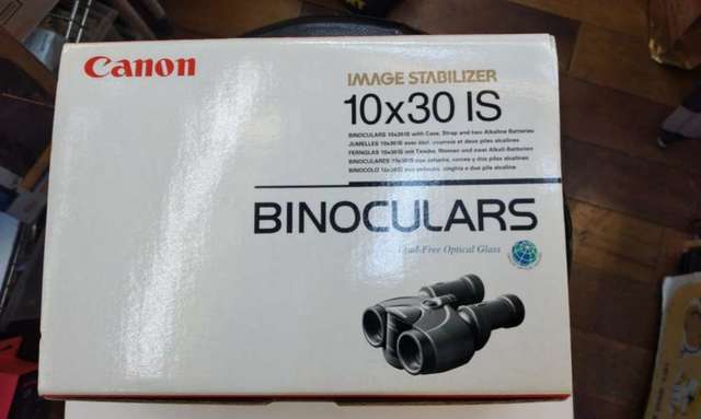 Canon 10x30 Image Stabilizer Binoculars