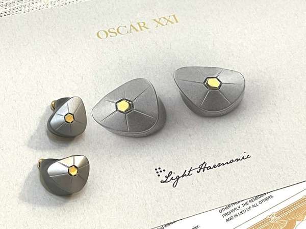 Light Harmonic Oscar XXl 旗艦級21單元耳機 (全套有盒)