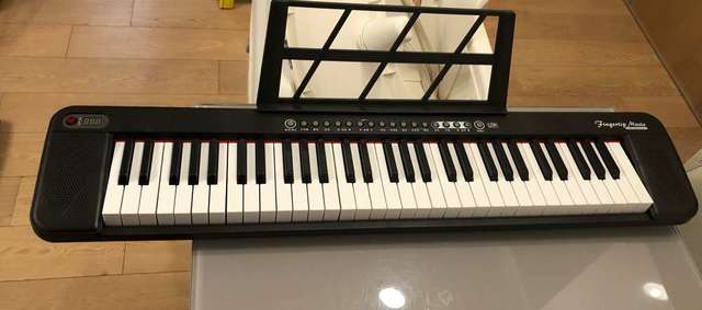 全新61鍵電子琴 brand new electronic piano