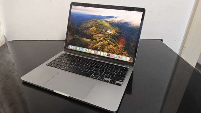 MacBook Pro 13-Inch 20202 i5/+8GB+256GB