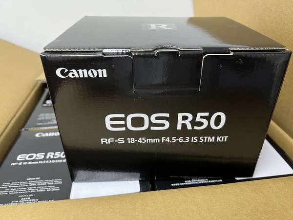 全新 Canon EOS R50 + RF-S18-45mm f/4.5-6.3 IS STM 黑色 (水貨)