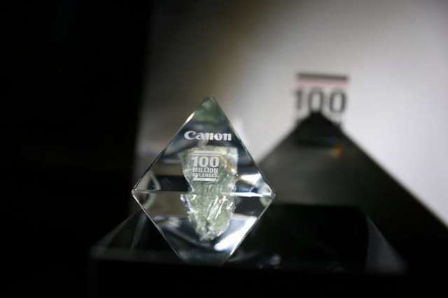 Canon 100 million 螢石結晶 紙鎮 model Limited 紀念品 產量少有收藏價值