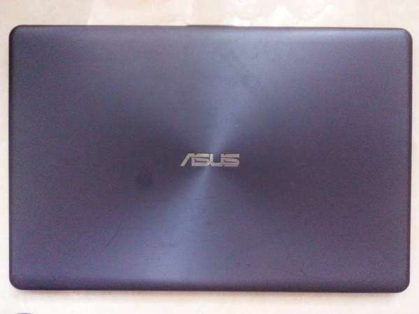 Asus X542U/15.6”LED/i5-8250U 1.60GHz/8GB DDR4 2400 RAM / 240GB SATA SSD / 85%New