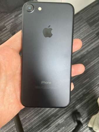 Iphone 7 128gb 港版                                    Not ipad macbook