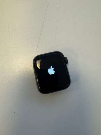 Apple Watch SE 40mm 黑色 行貨