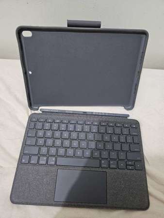 Logitech Combo Touch for iPad Air 3