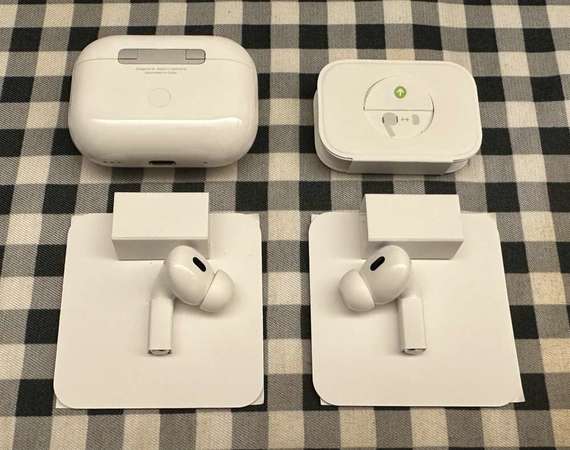 Apple AirPods Pro 2 藍牙耳機 行貨 100%全新 Apple Care補錢換全新的 只開盒檢查和試機 全套有盒齊所有配件 合完美主義者