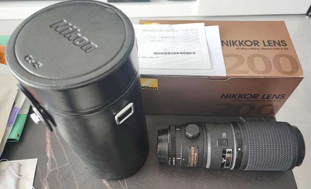 Nikon AF 200 f/4 micro D lens