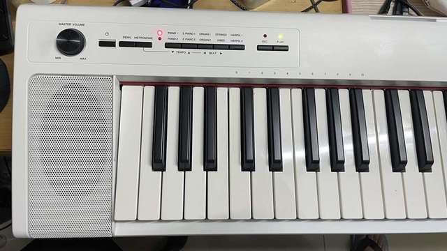 Yamaha NP32 76鍵 電子琴 數碼鋼琴 白