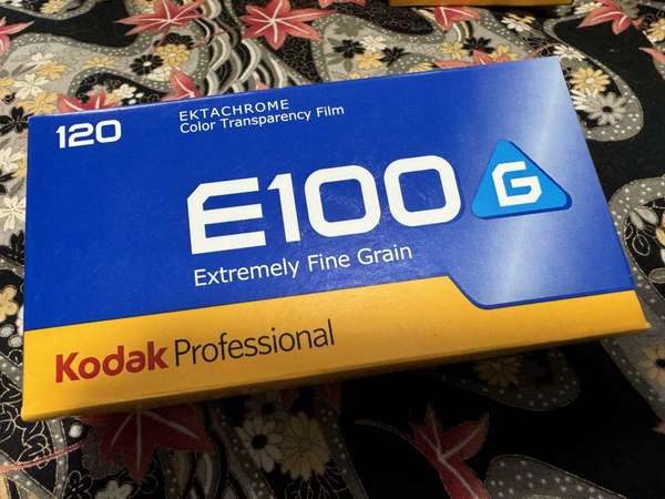 停產  Kodak Professional E100 G 120 colour trans film